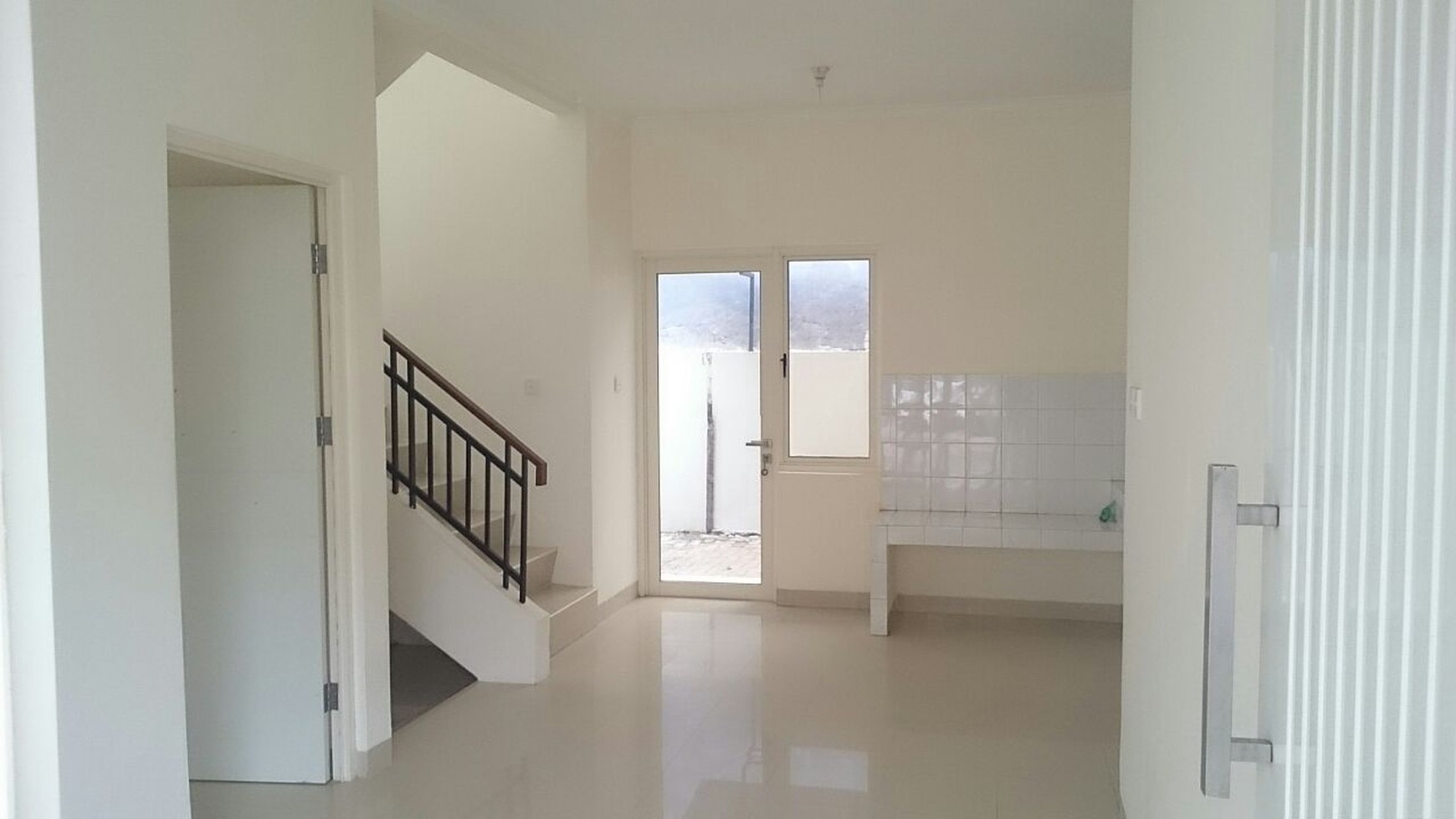 RUMAH  MINIMALIS  DI URBANA PLACE DI MERPATI RAYA BINTARO