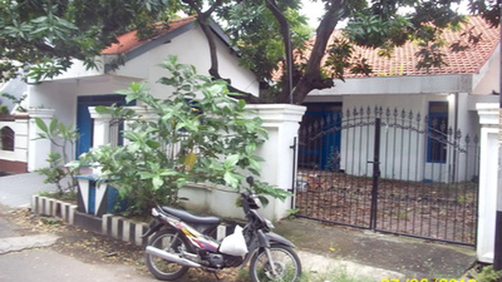 Rumah di Rungkut Lor, SHM, Row jalan lebar, bisa untuk tinggal / usaha - D/Y -