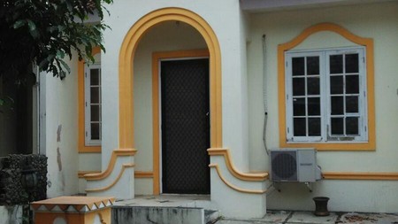 Rumah di Delatinos Lokasi Strategis