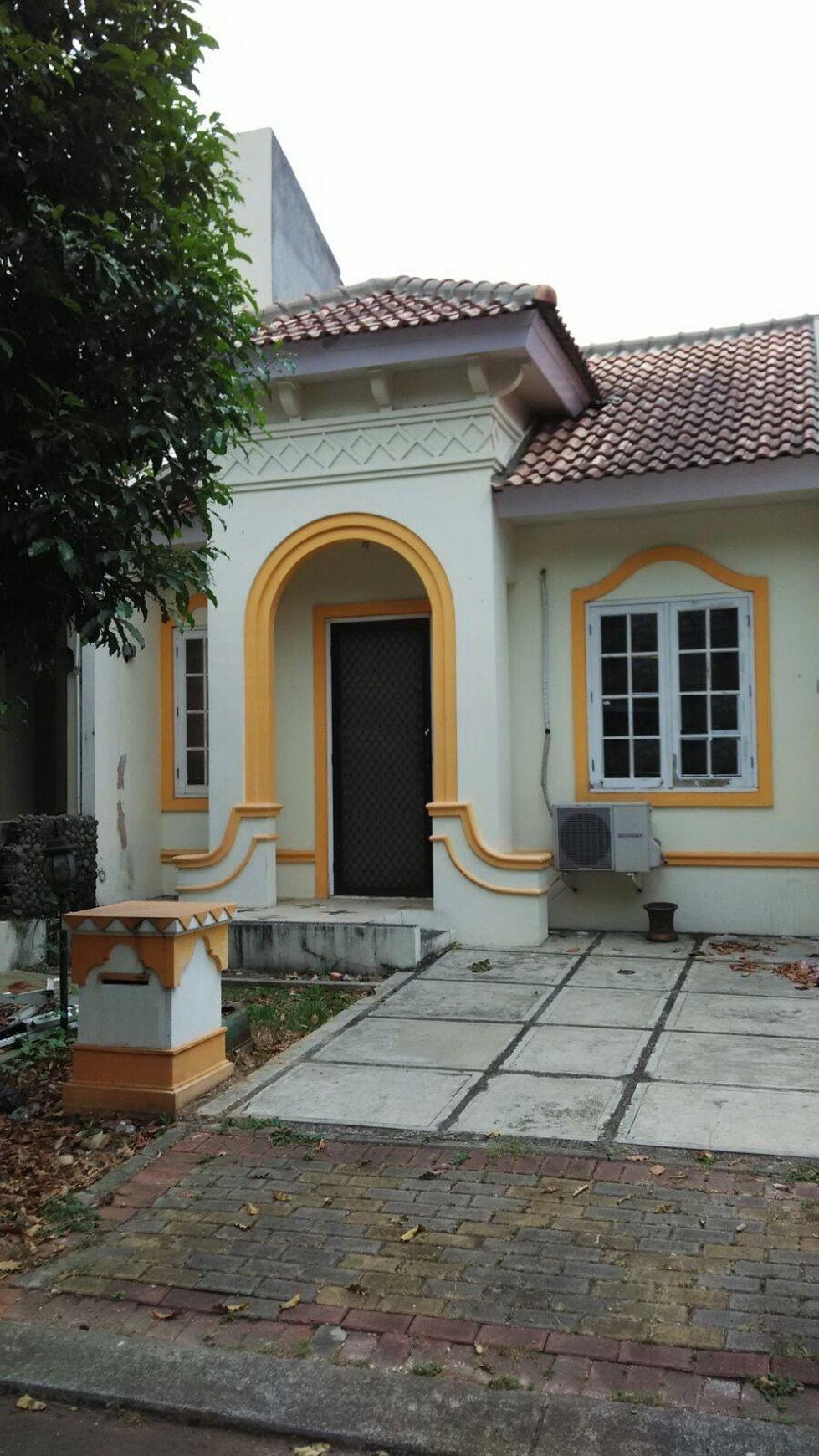 Rumah di Delatinos Lokasi Strategis