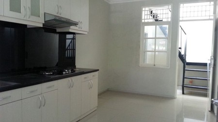 Rumah cantik dalam hunian asri dan  nyaman dalam cluster  kucica Bintaro Jaya sektor 9 #AM