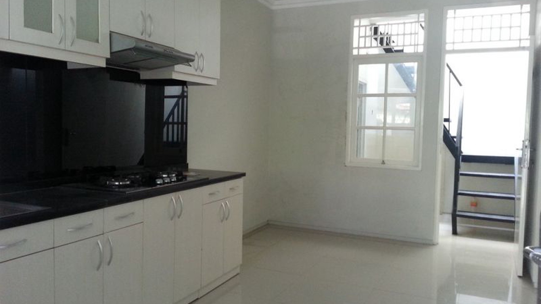 Rumah cantik dalam hunian asri dan  nyaman dalam cluster  kucica Bintaro Jaya sektor 9 #AM