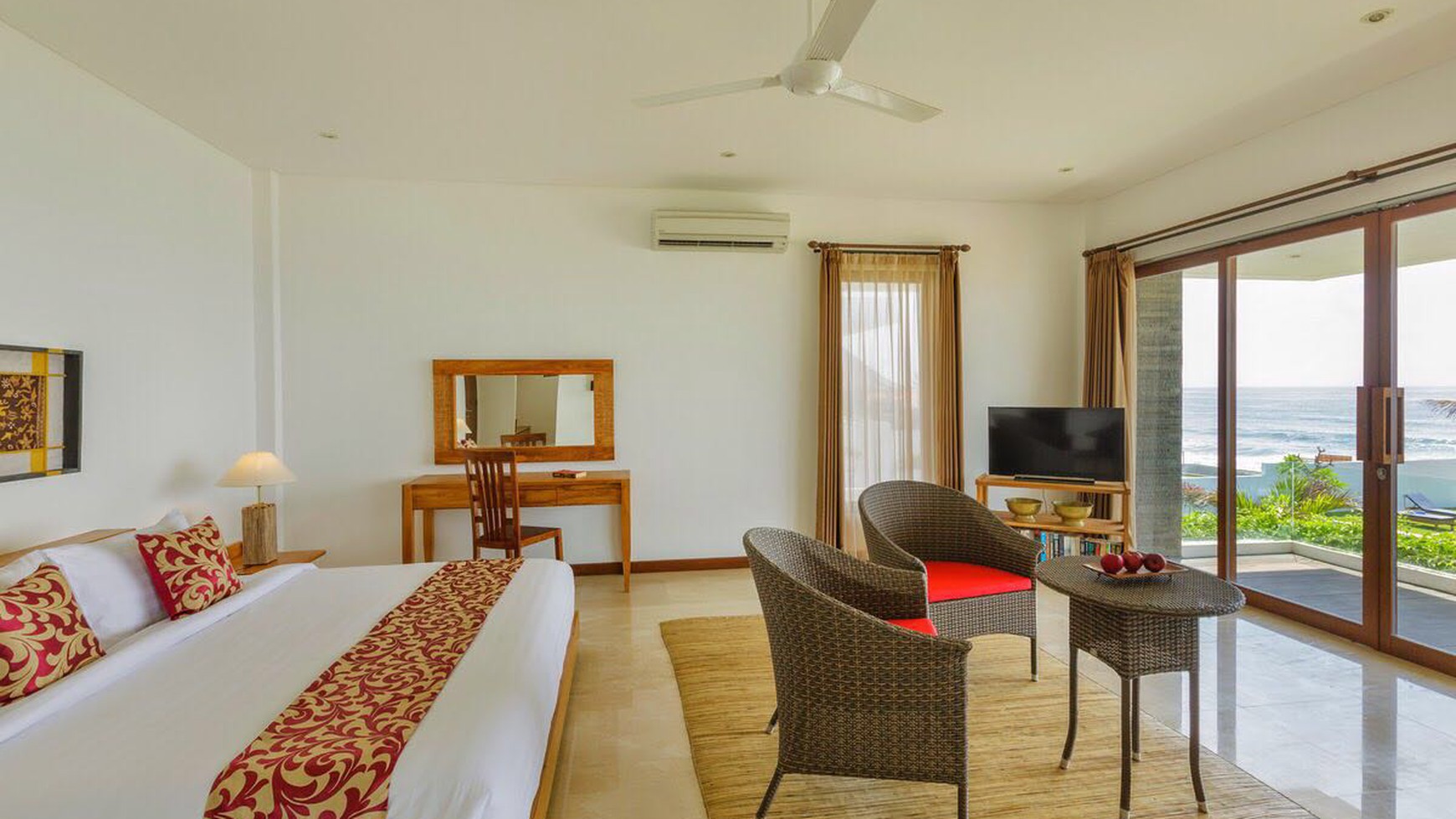 Beach Front Stunning Villa At Gianyar Area
