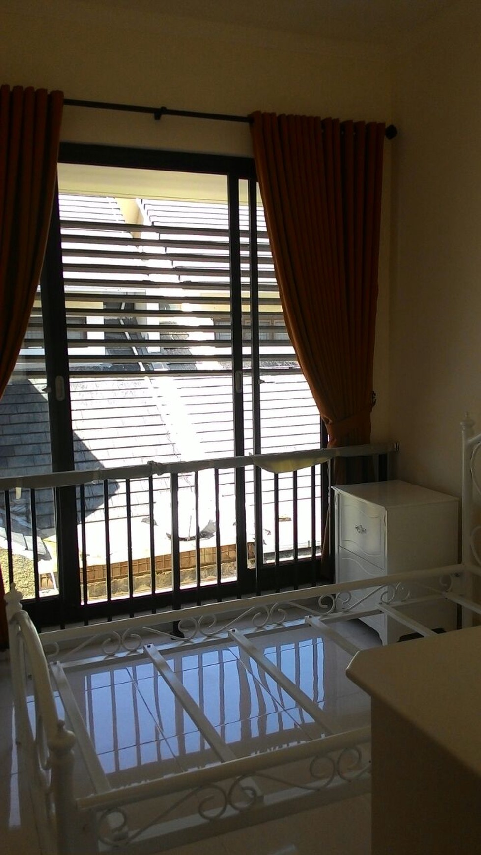 Rumah Baru Full Furnist,dekat tol,sekolah international,Mall.....Discovery Oke