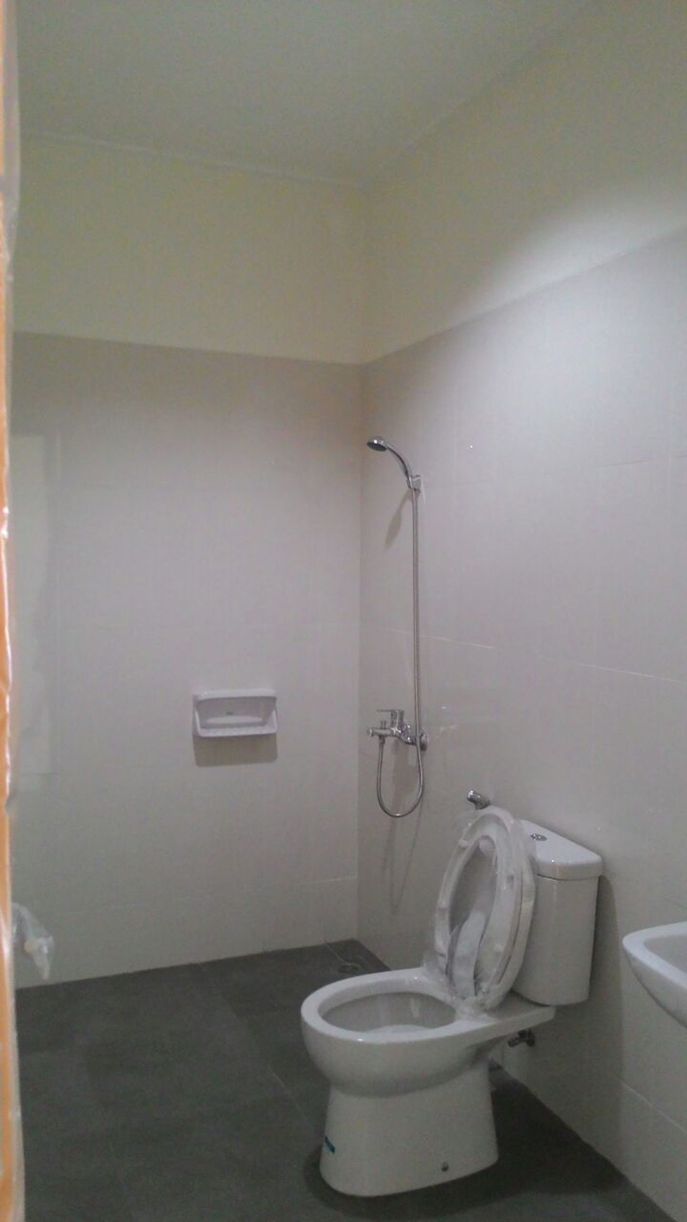 Rumah Baru Full Furnist,dekat tol,sekolah international,Mall.....Discovery Oke