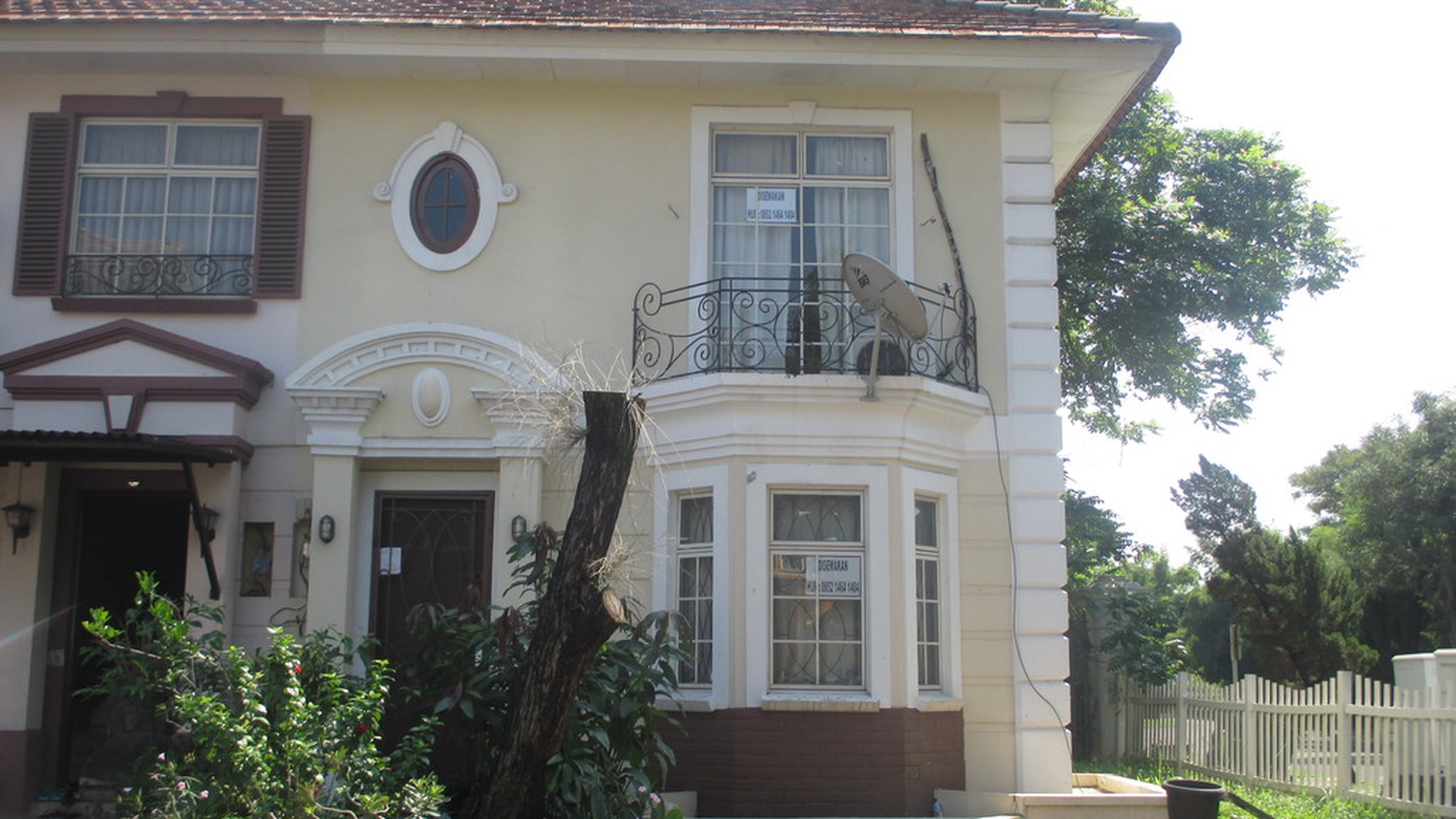 Disewakan Townhouse Taman Paris Special Unit - Lippo Karawaci