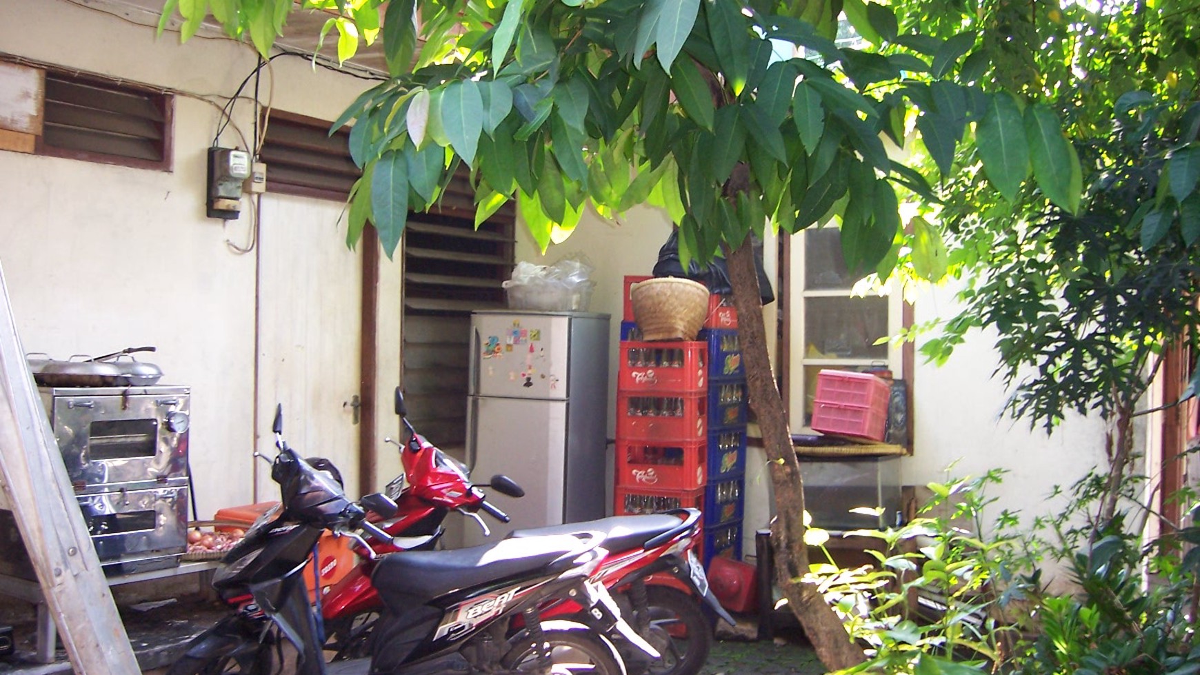 Rumah bangunan lama di lokasi bisnis, Jakarta Pusat