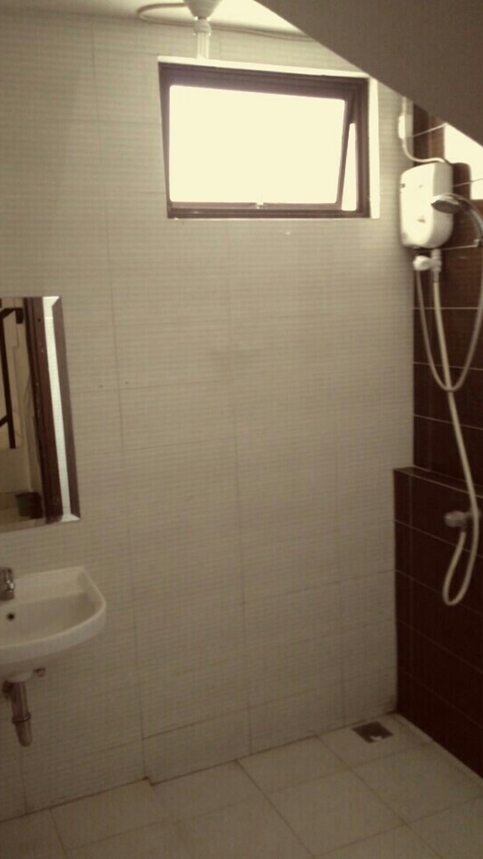 Rumah Cantik siap huni di Puspita Loka