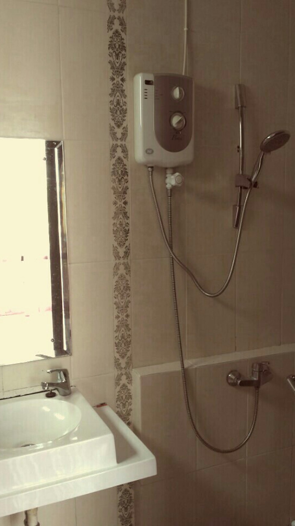 Rumah Cantik siap huni di Puspita Loka