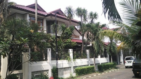 Rumah Asri Halaman Luas Di Bintaro Sektor 3