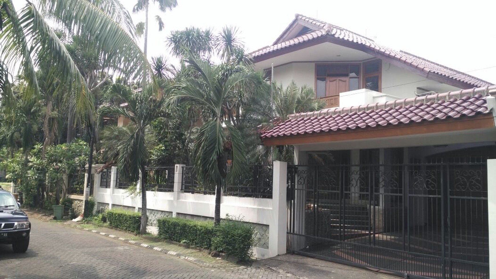 Rumah Asri Halaman Luas Di Bintaro Sektor 3