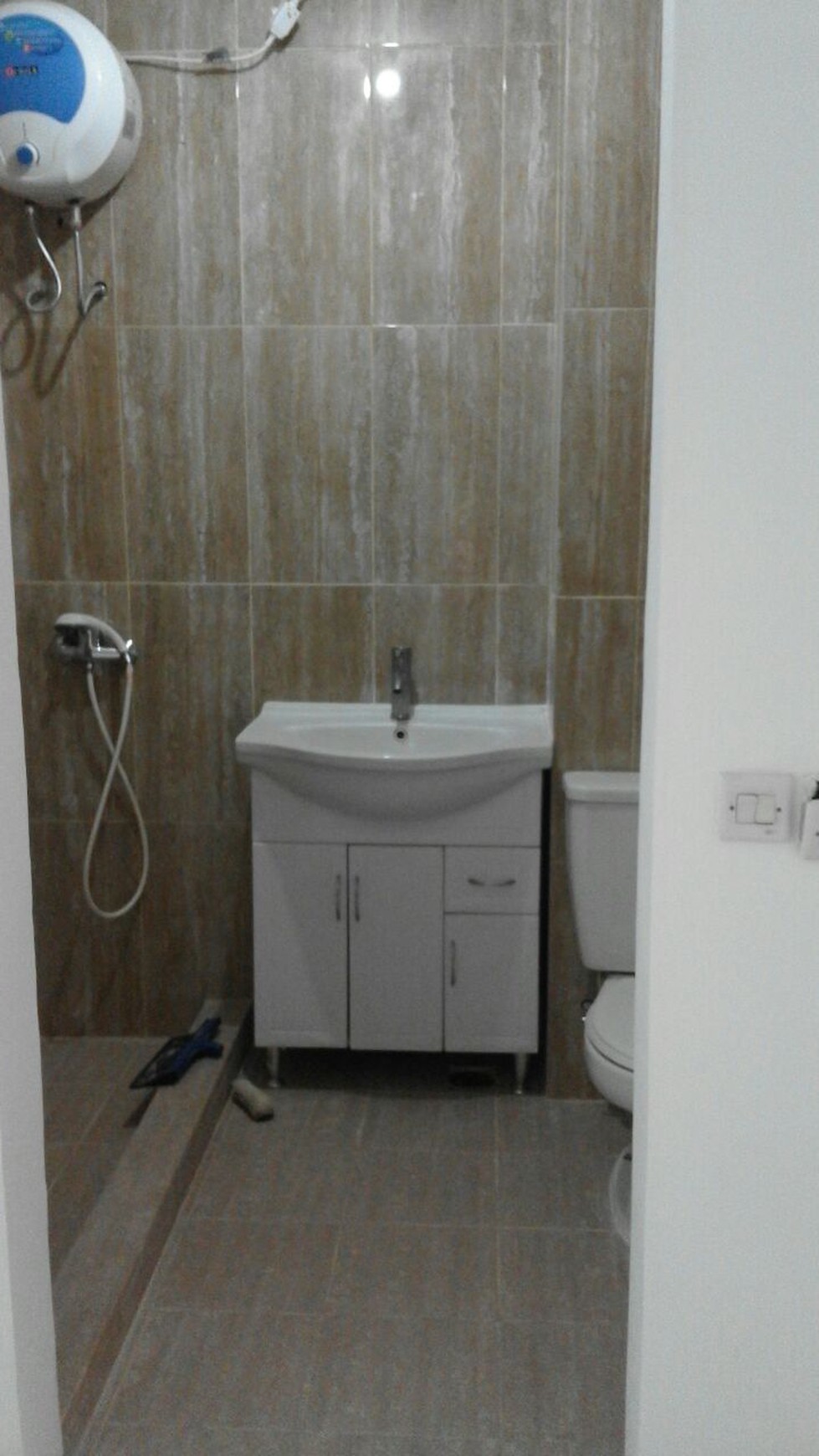 Disewawakn Townhouse Taman Paris Lantai Dasar - Lippo Karawaci