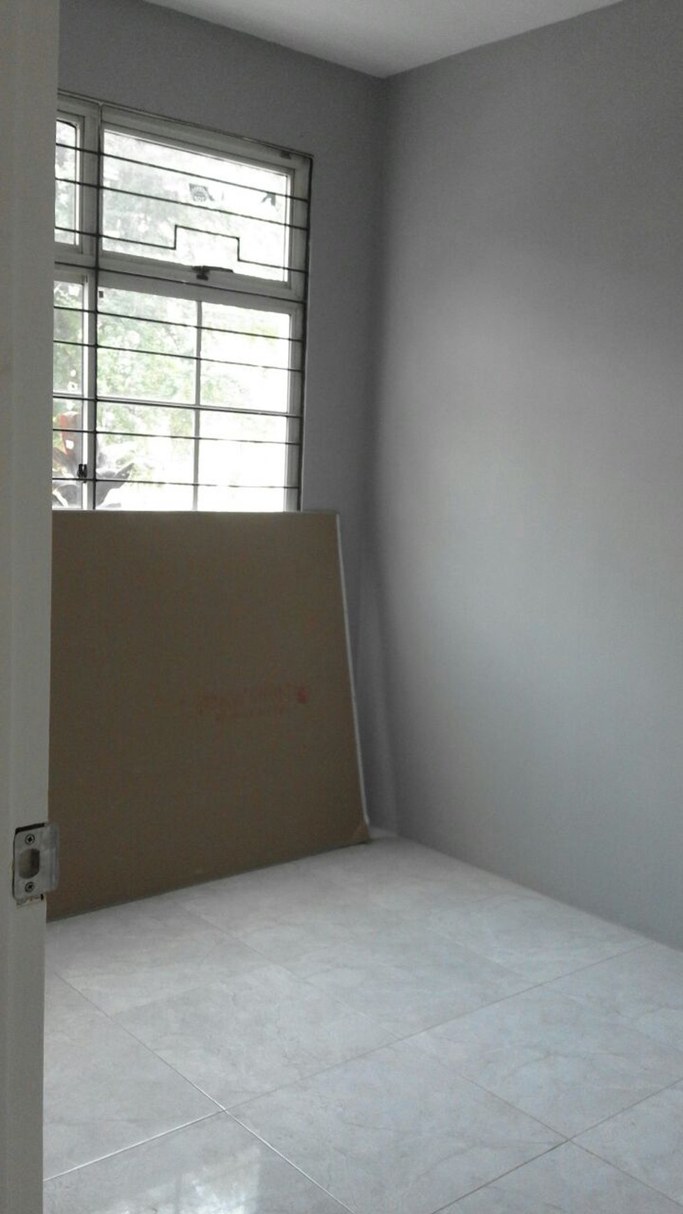 Disewawakn Townhouse Taman Paris Lantai Dasar - Lippo Karawaci