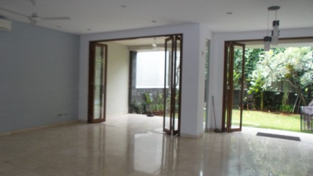 beautiful house in the prime area of Kemang