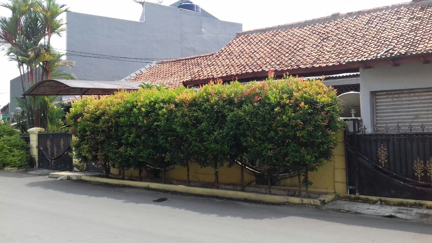 Rumah pinggir jalan di Pondok Aren