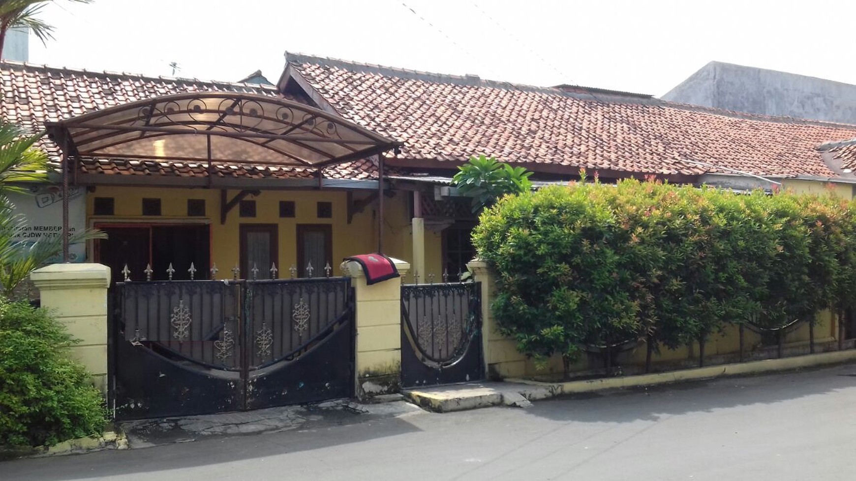 Rumah pinggir jalan di Pondok Aren