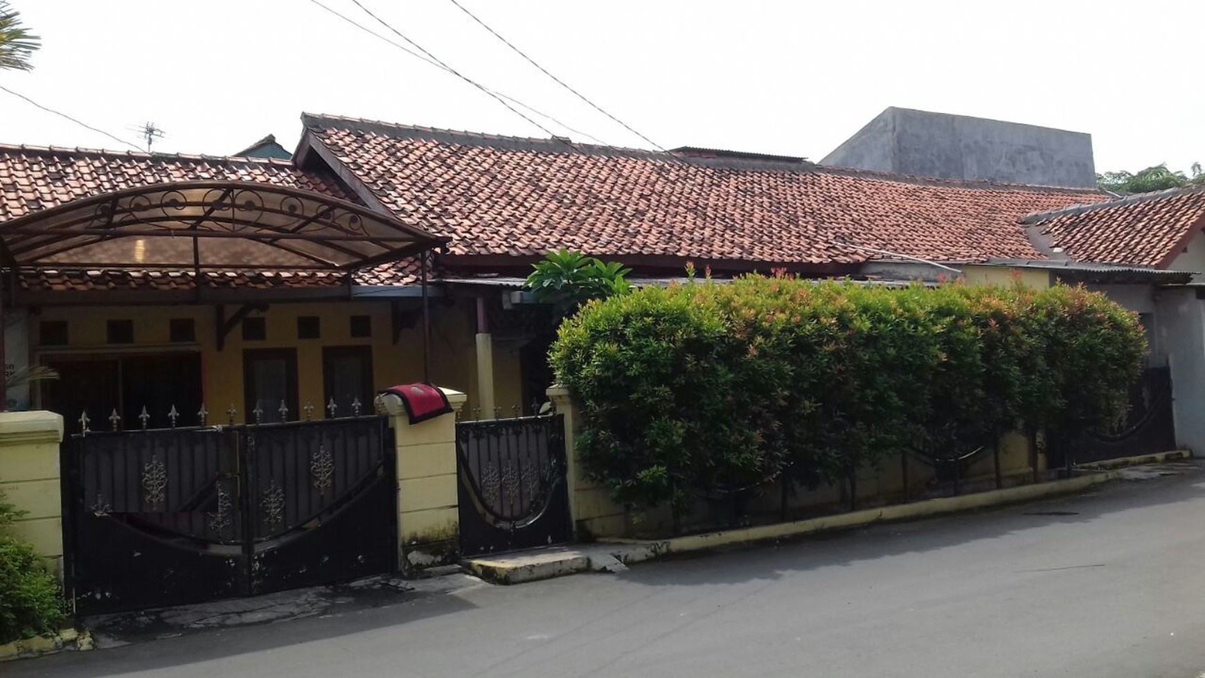 Rumah pinggir jalan di Pondok Aren