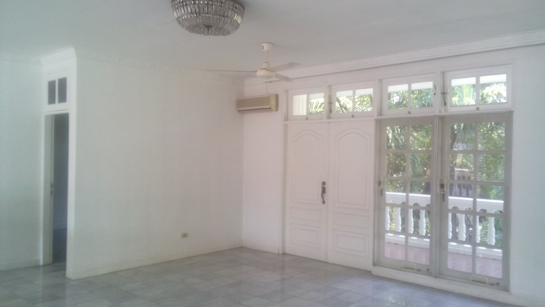 Bright and Nice house in Kebayoran Baru