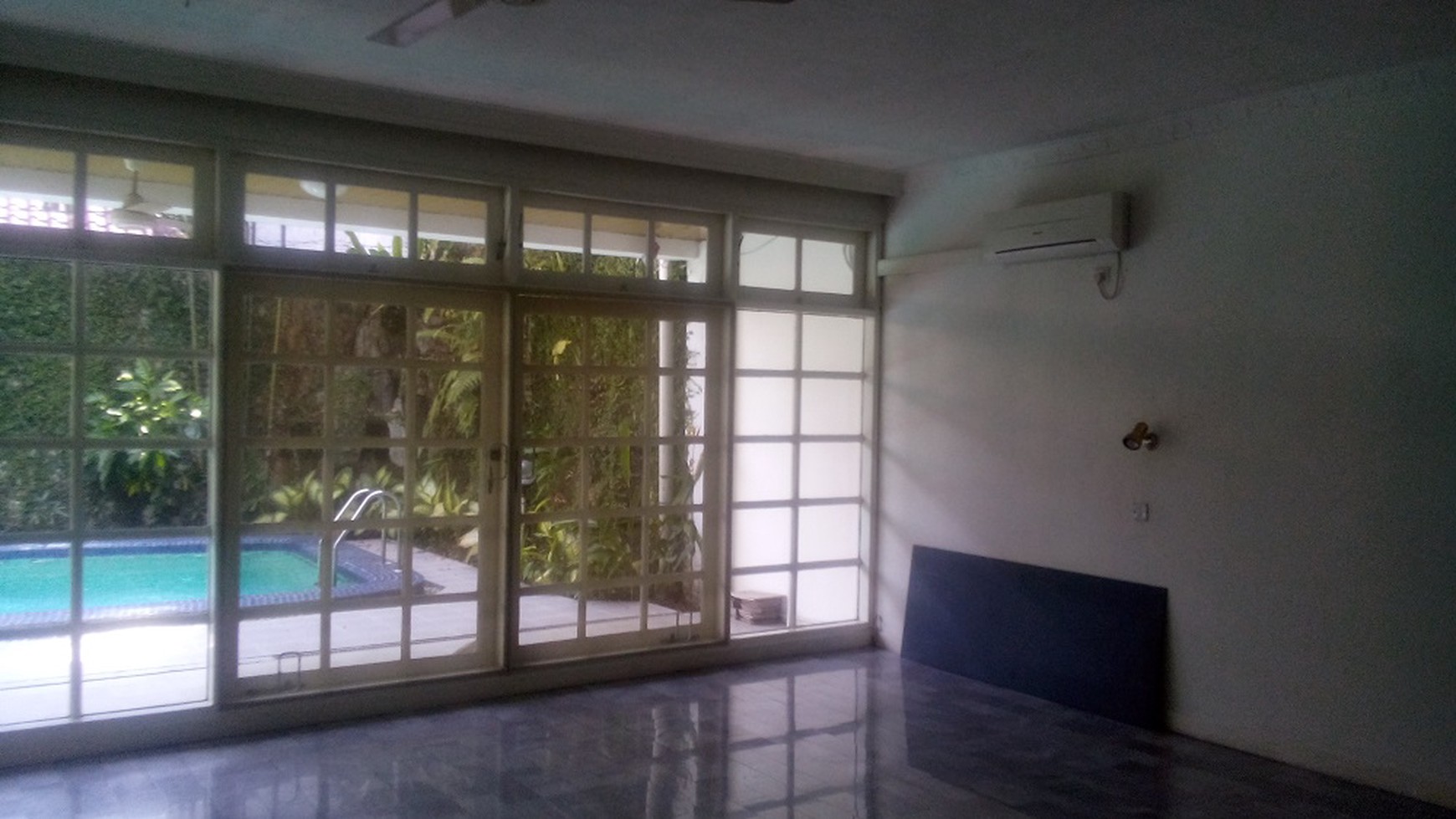 Bright and Nice house in Kebayoran Baru