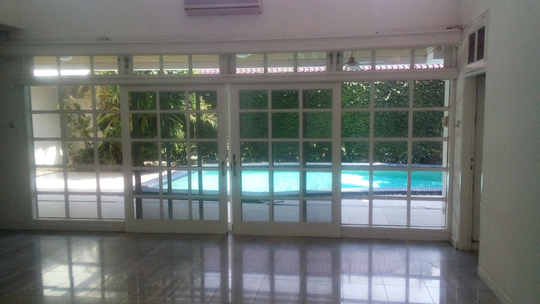 Bright and Nice house in Kebayoran Baru