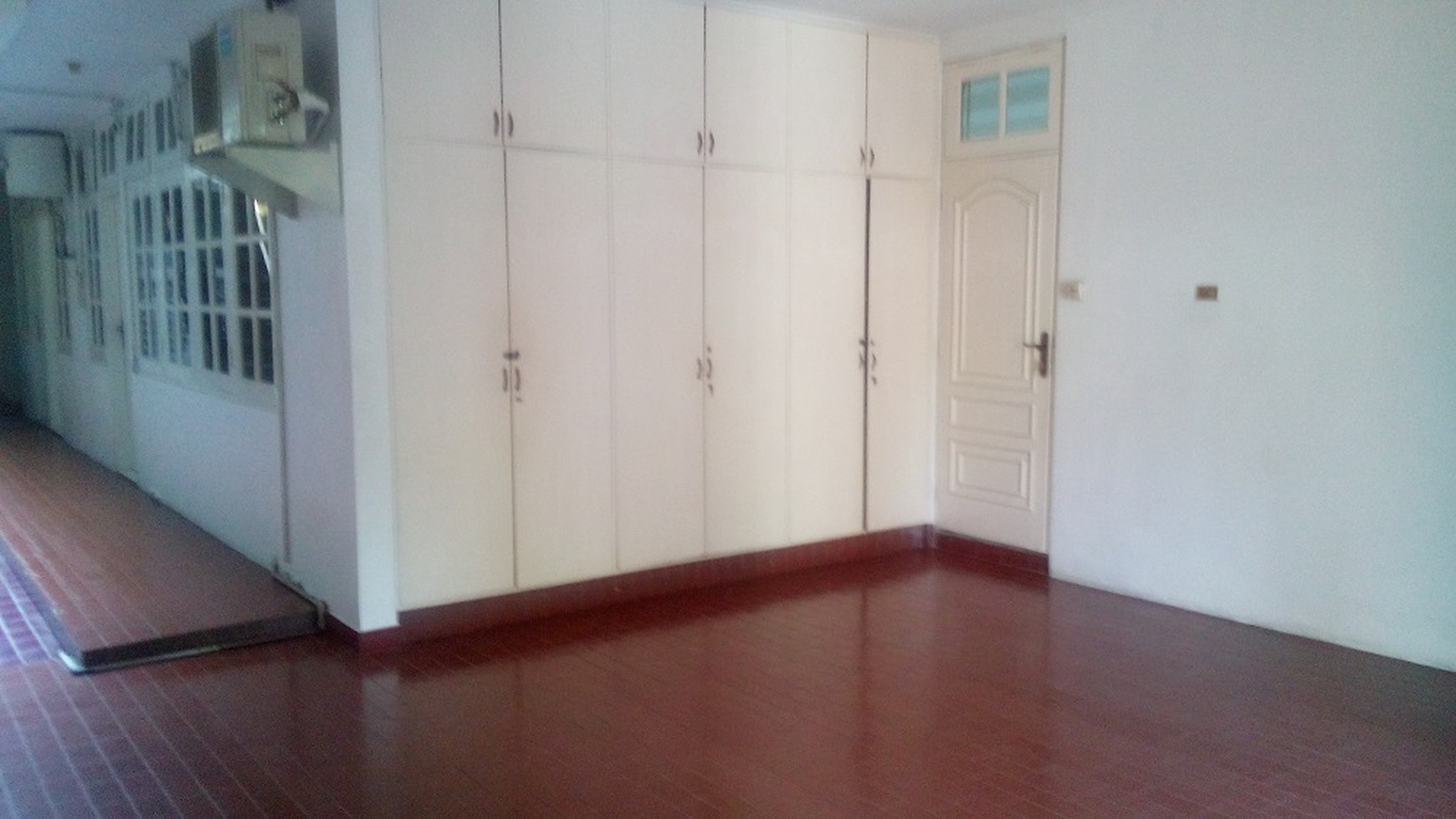 Bright and Nice house in Kebayoran Baru