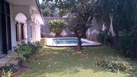 Big Garden and Classic Modern House at Kemang