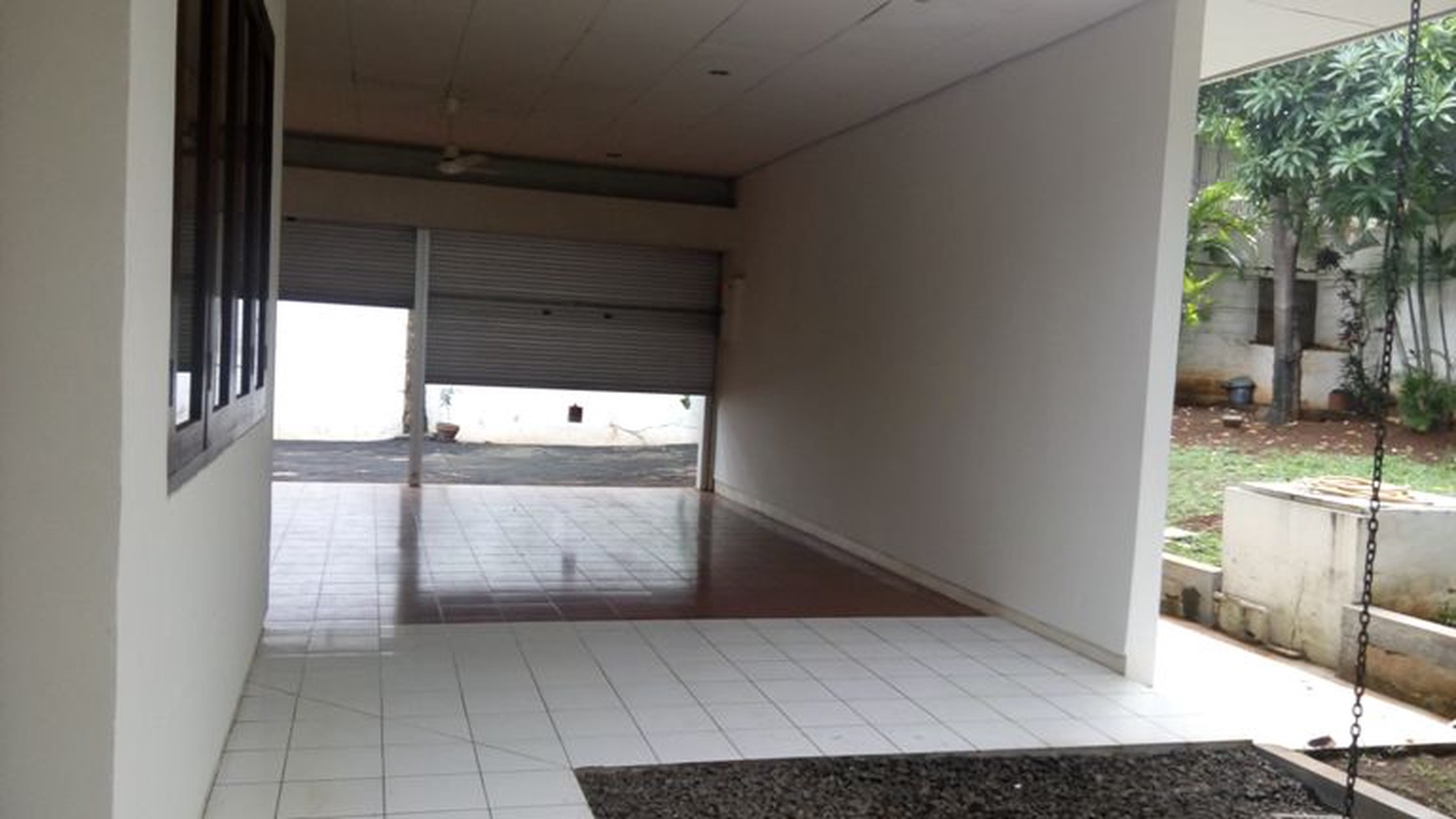 Beautiful house in Kemang with huge Backyard