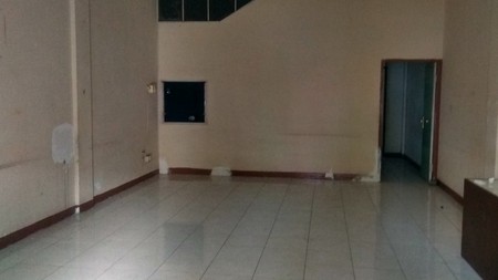 Disewakan Ruko 3 Lantai Jl. Kelapa Gading Selatan - Gading Serpong