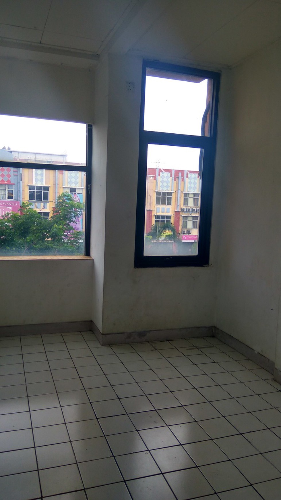 Disewakan Ruko 3 Lantai Jl. Kelapa Gading Selatan - Gading Serpong