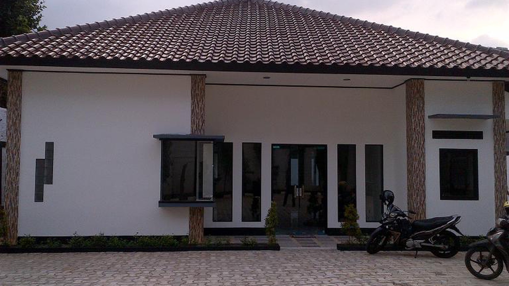 Big Yard House for Office in Kemang