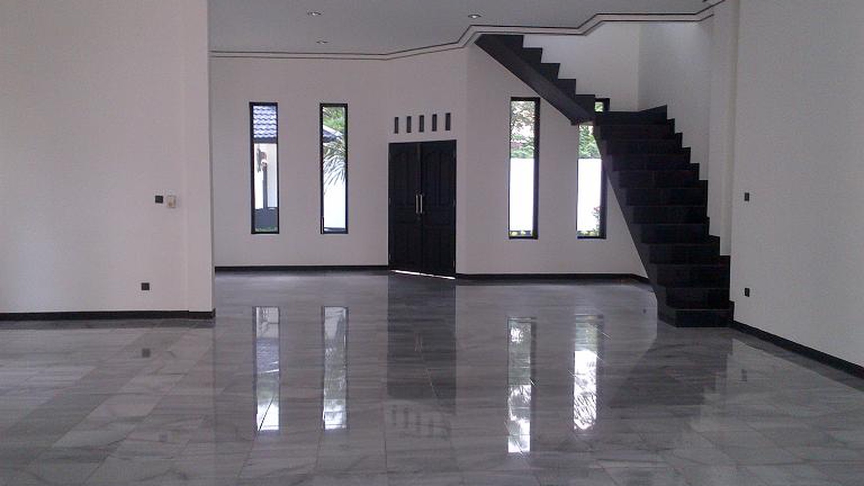 Big Yard House for Office in Kemang