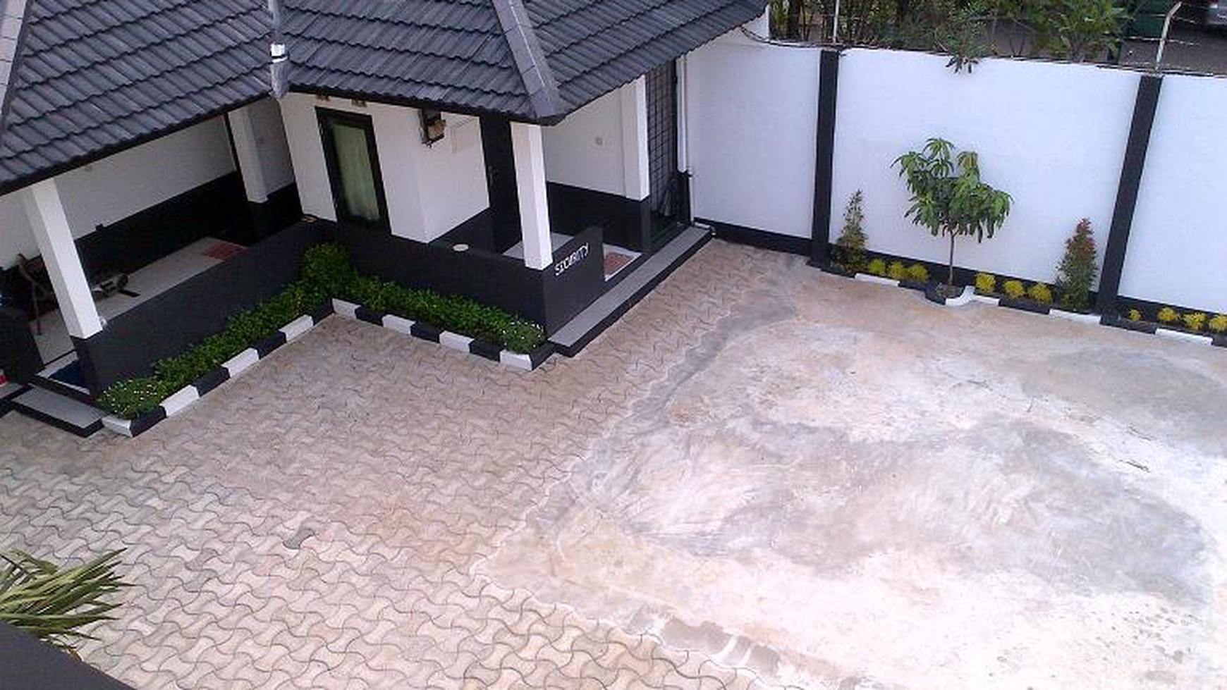 Big Yard House for Office in Kemang