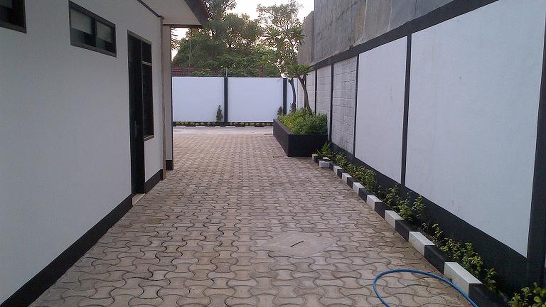 Big Yard House for Office in Kemang