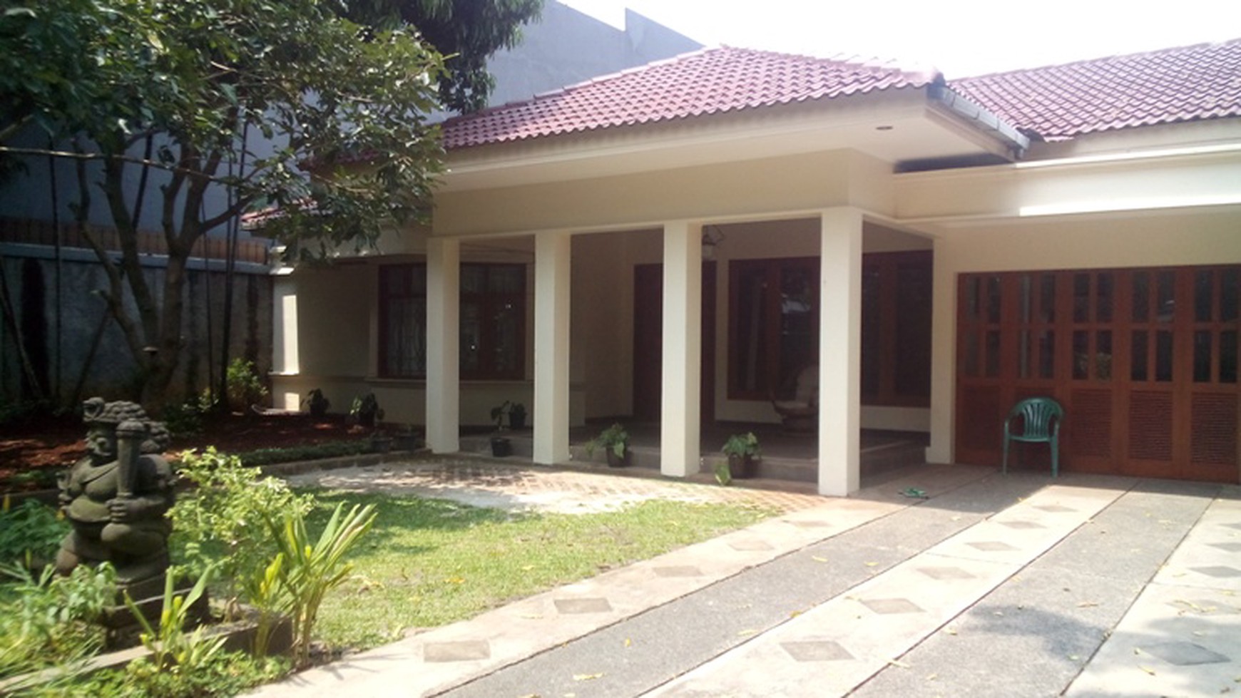 Big House..big Pool...big Opportunity....quiet Area...