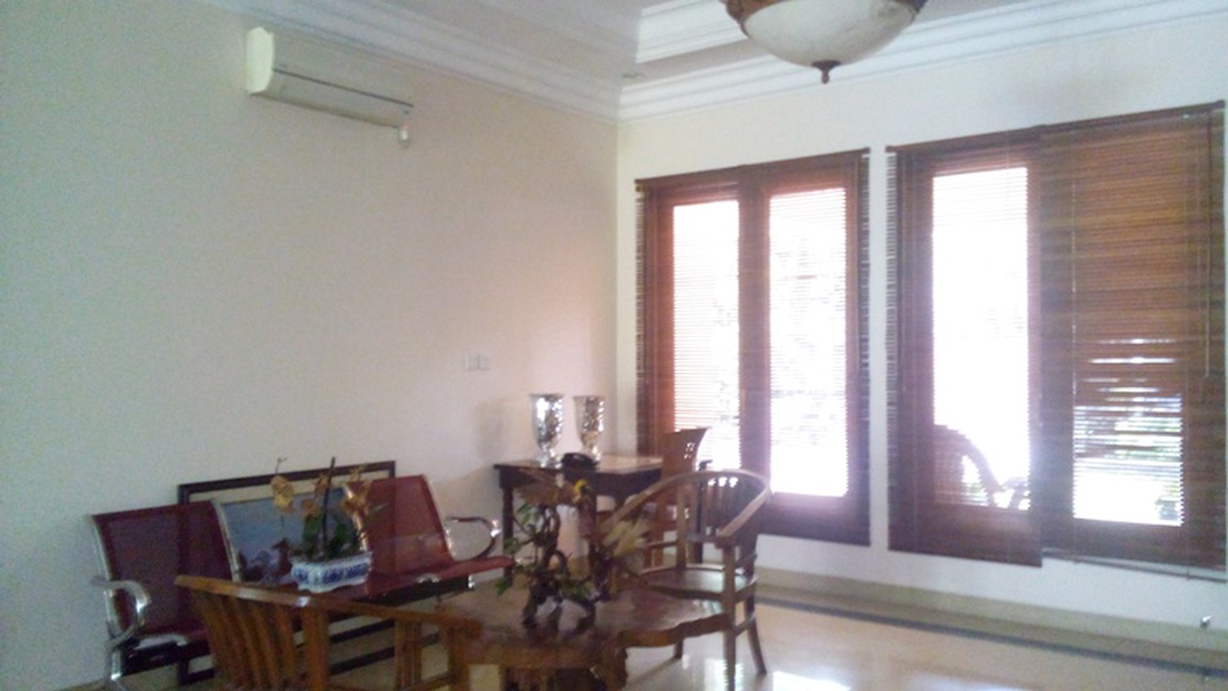 Big House..big Pool...big Opportunity....quiet Area...