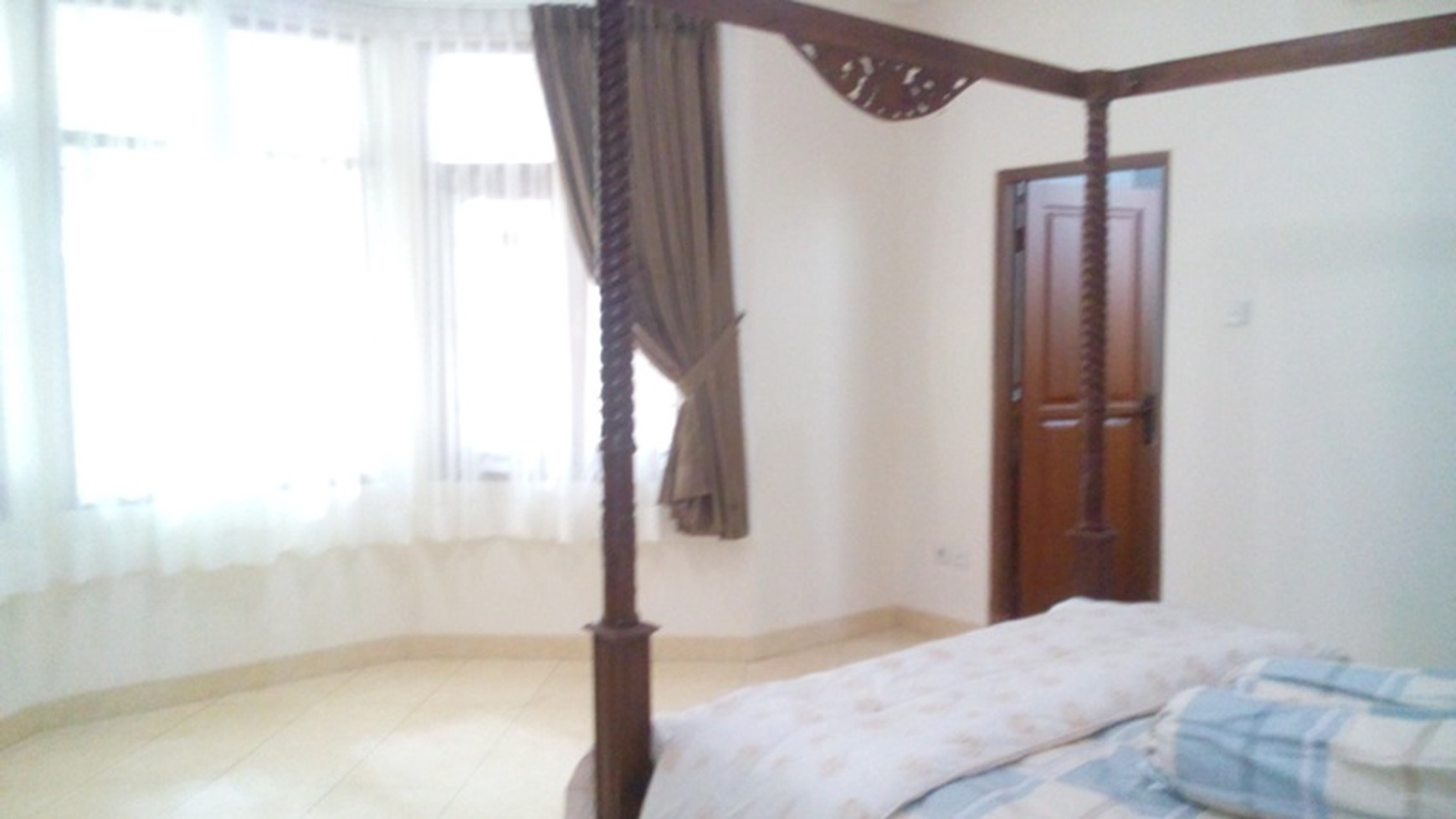 Big House..big Pool...big Opportunity....quiet Area...