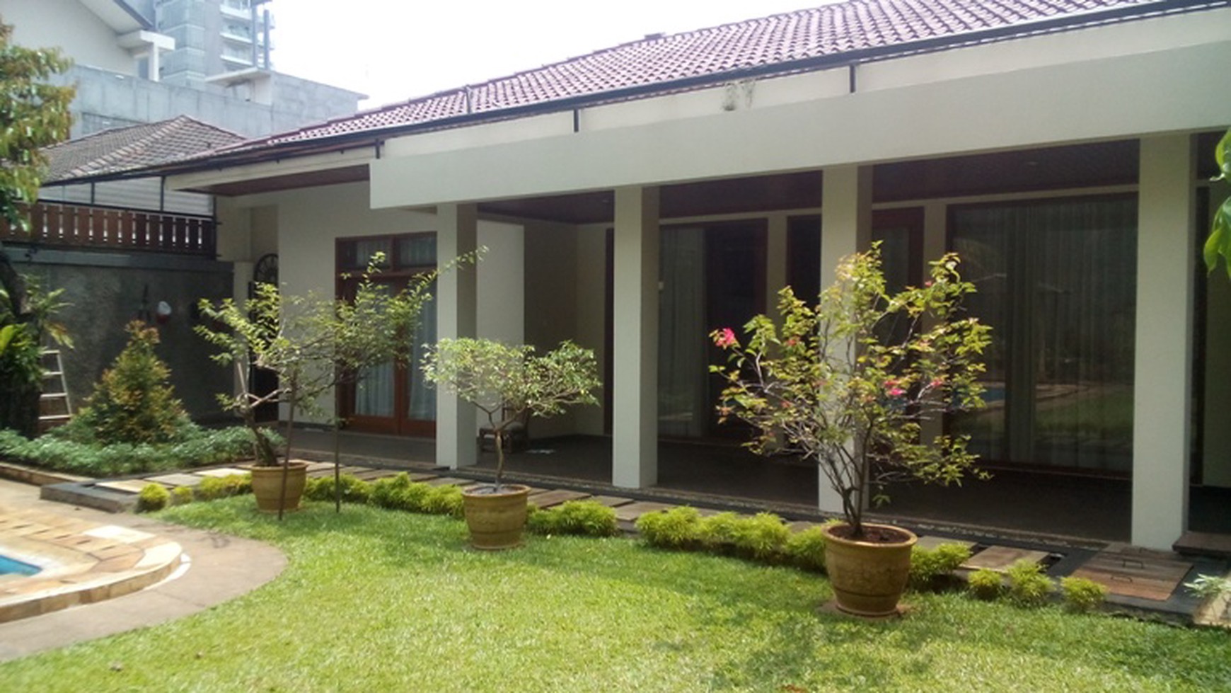 Big House..big Pool...big Opportunity....quiet Area...