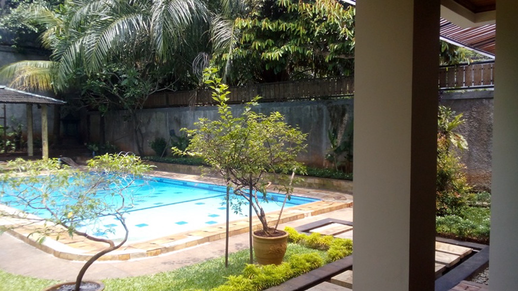 Big House..big Pool...big Opportunity....quiet Area...