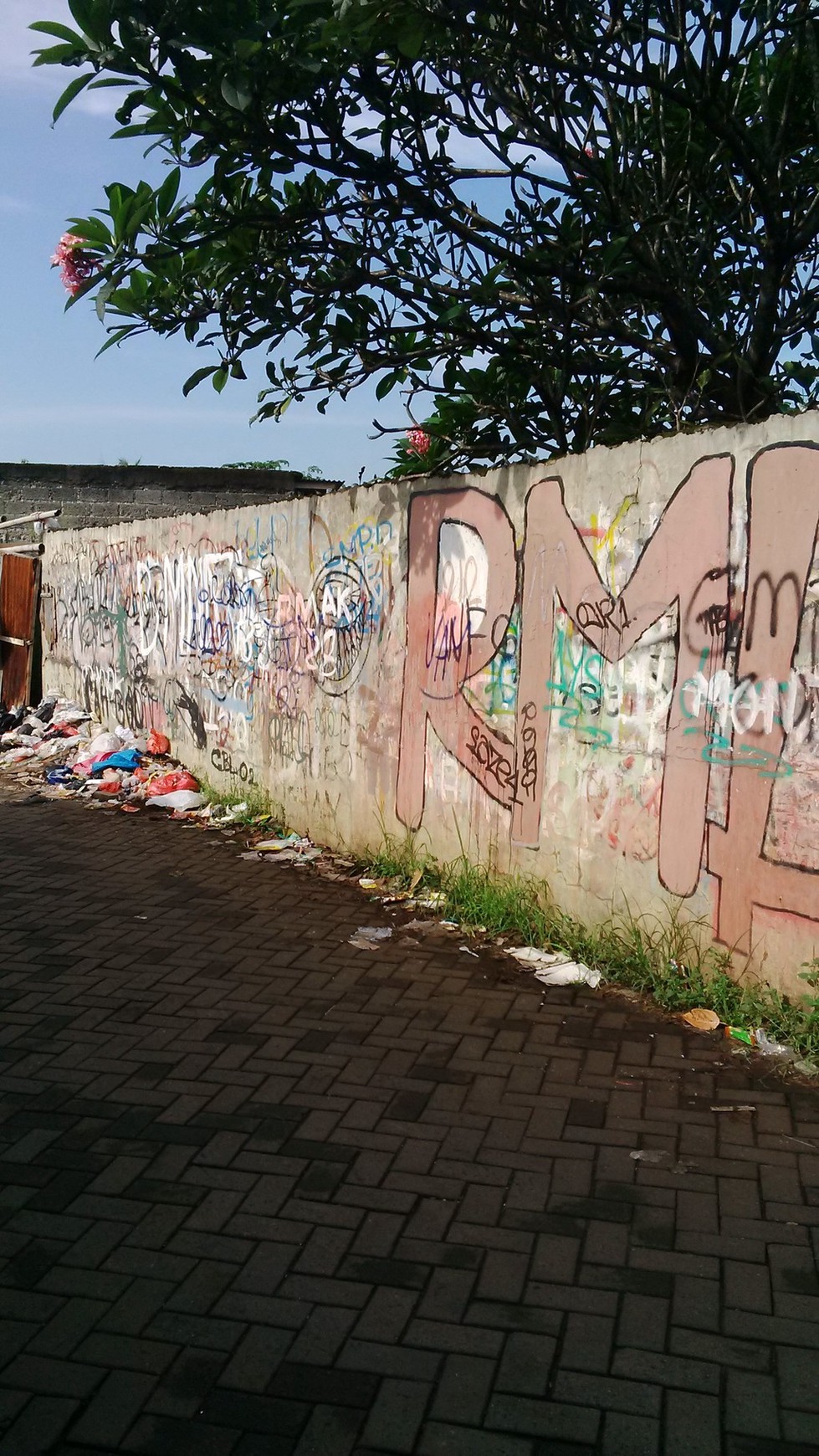 Tanah di Samping Baliview Cirendue