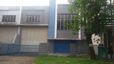 Gudang siap usaha di Taman Tekno