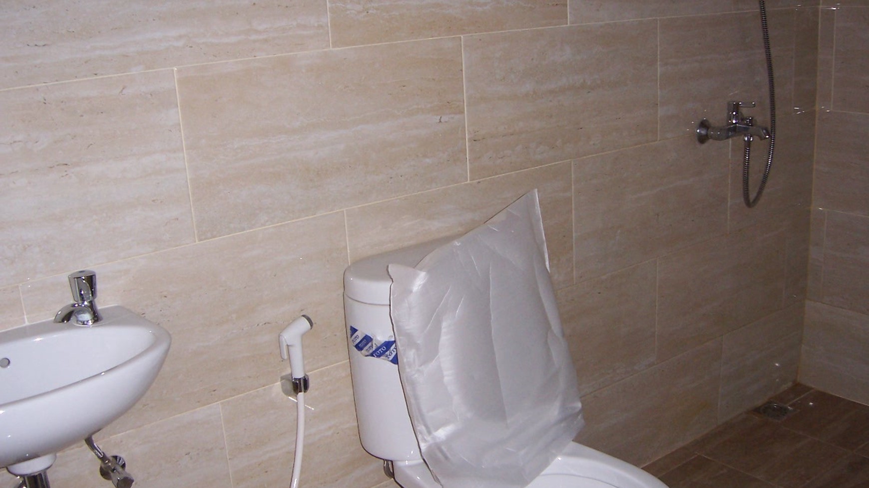 Rumah Cluster di Cirendeu 100% Baru