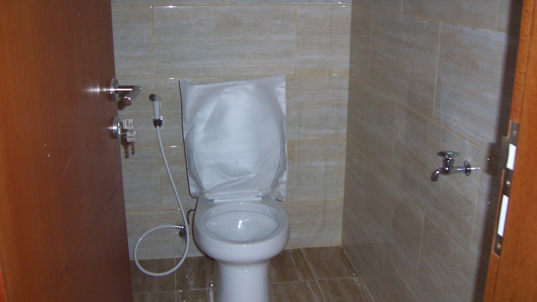 Rumah Cluster di Cirendeu 100% Baru