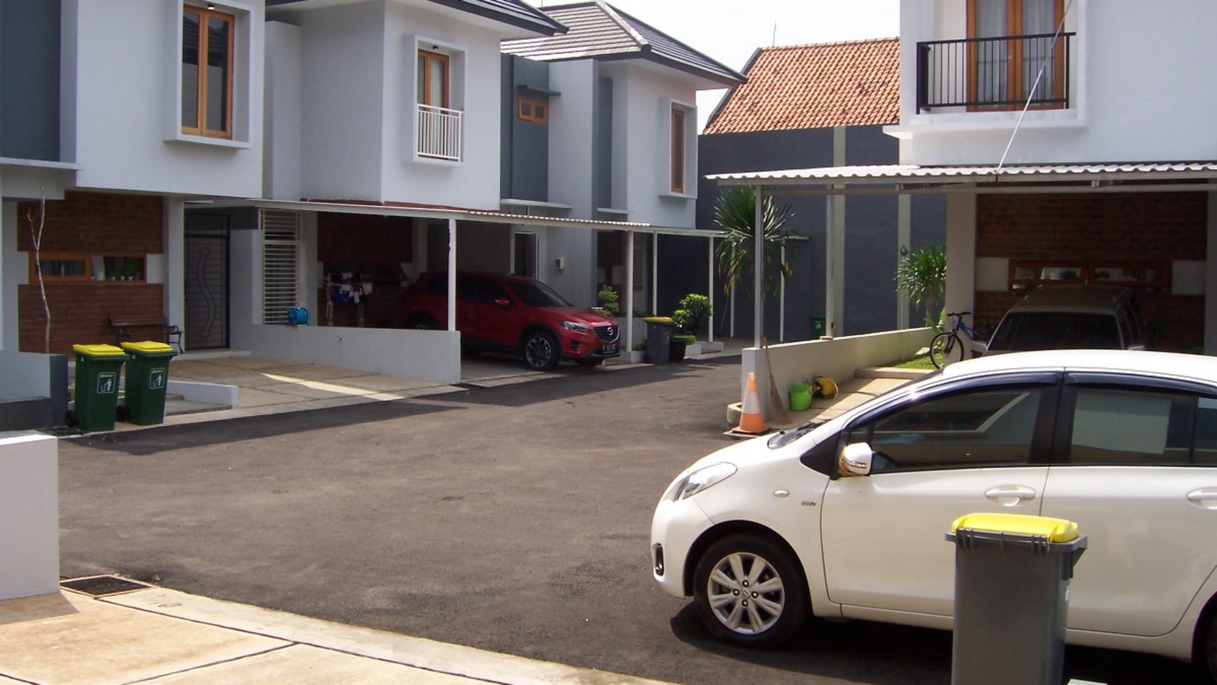 Rumah Cluster di Cirendeu 100% Baru