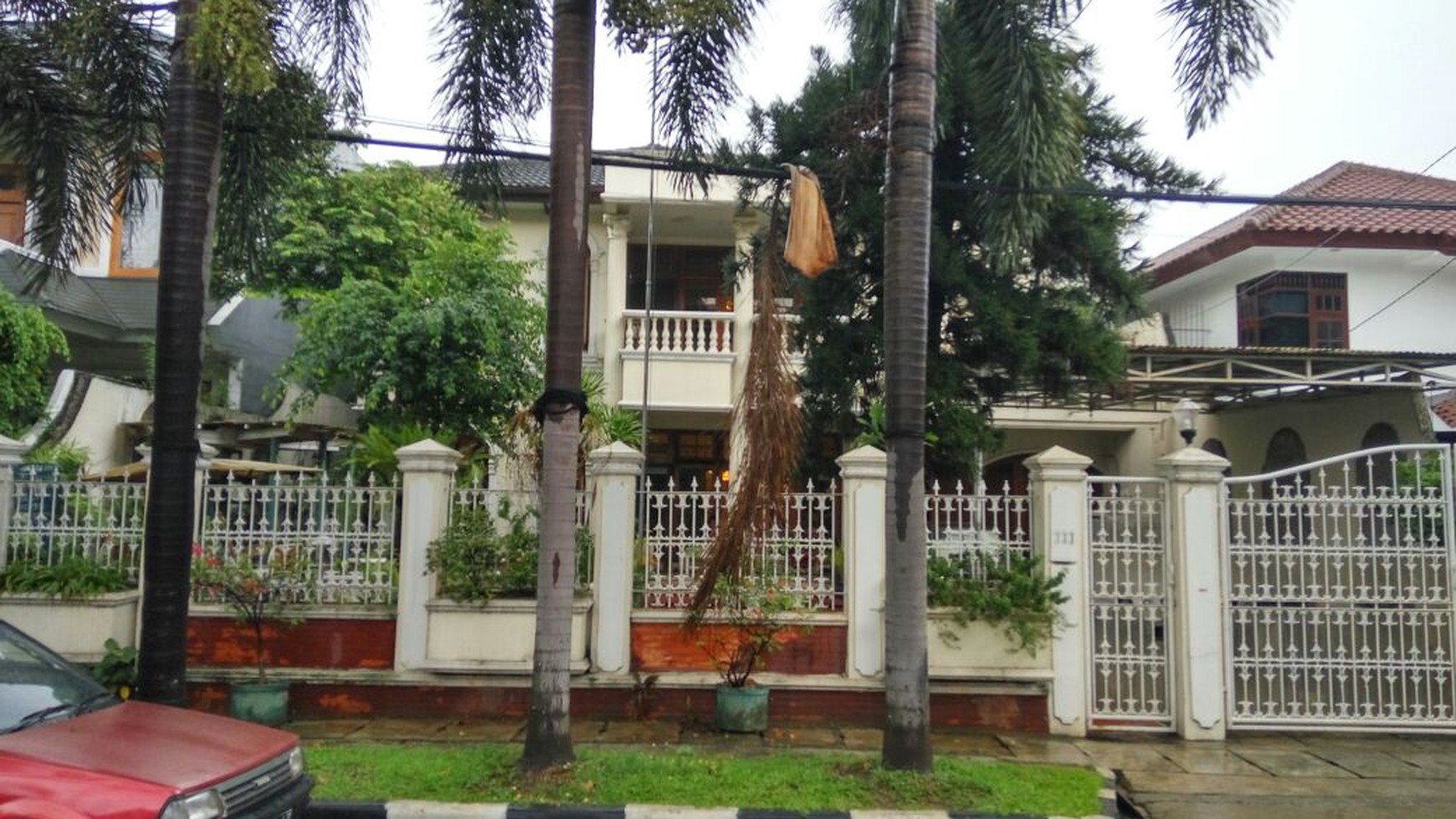 Hunian Asri 2 lantai, semi furnish,cocok untuk kantor, harga nego di Rawamangun