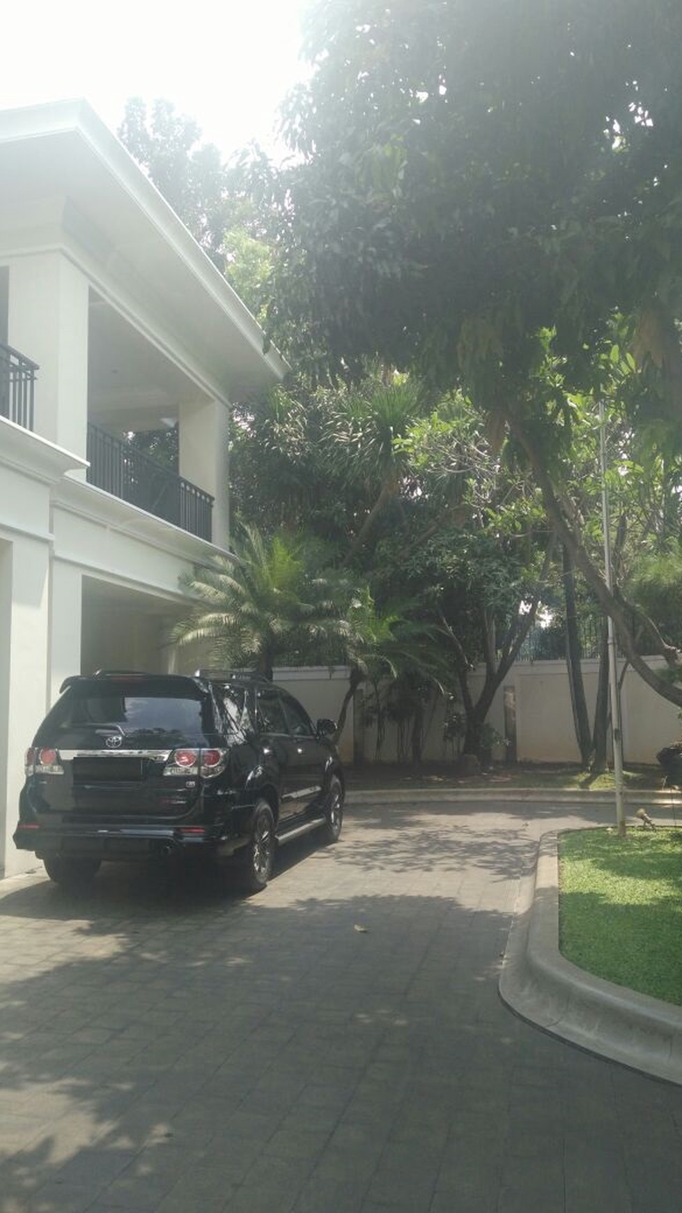 Rumah Minimalis,Asri di Pondok Indah Jakarta Selatan