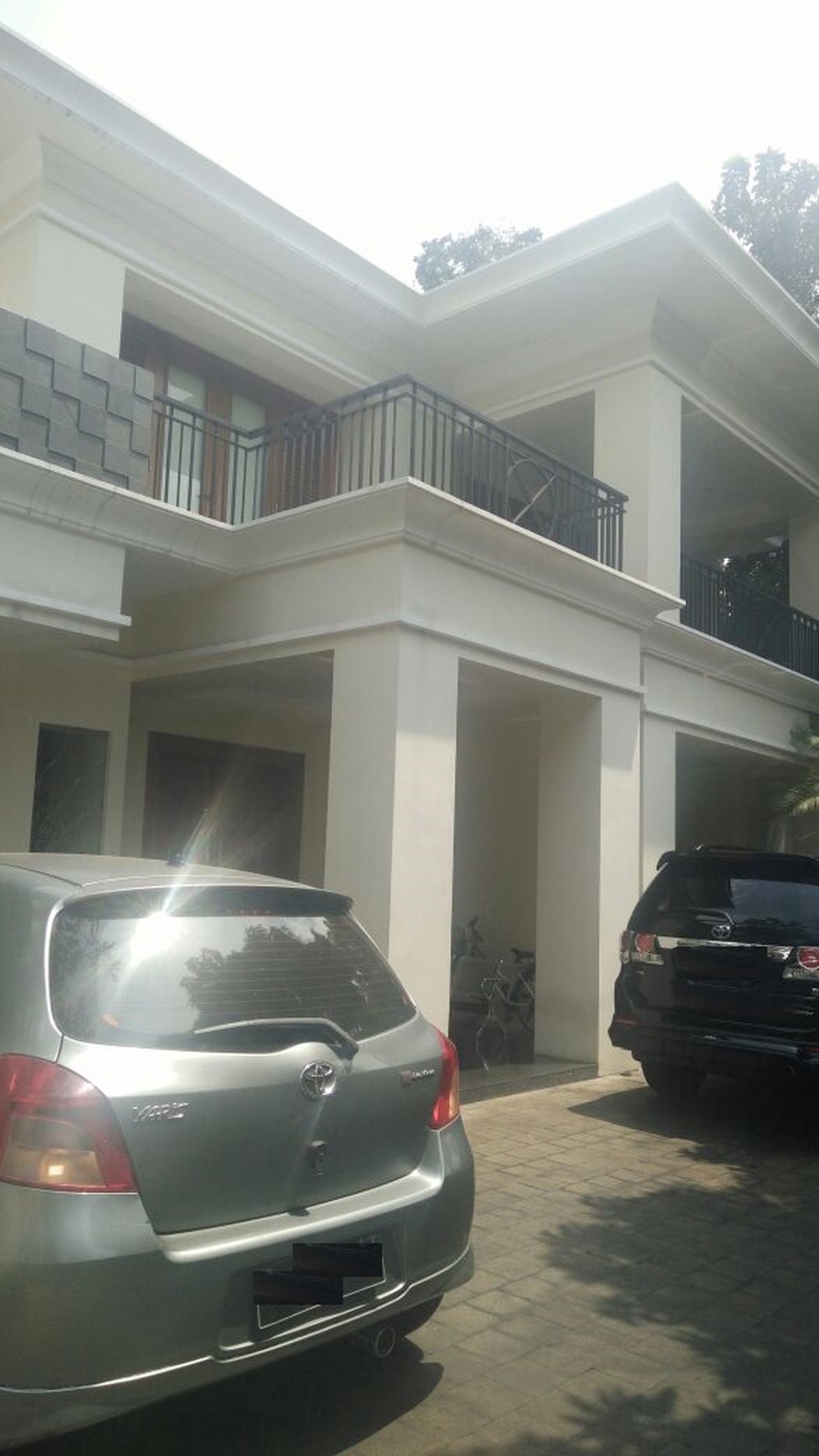 Rumah Minimalis,Asri di Pondok Indah Jakarta Selatan