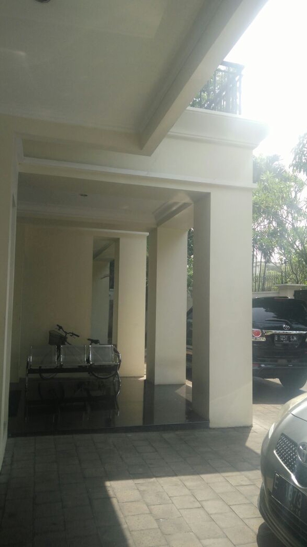 Rumah Minimalis,Asri di Pondok Indah Jakarta Selatan