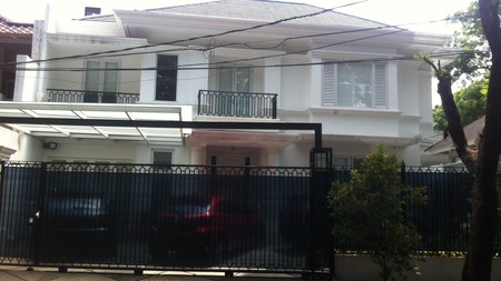 Di Jual Rumah Cantik dan Asri di Pondok Indah