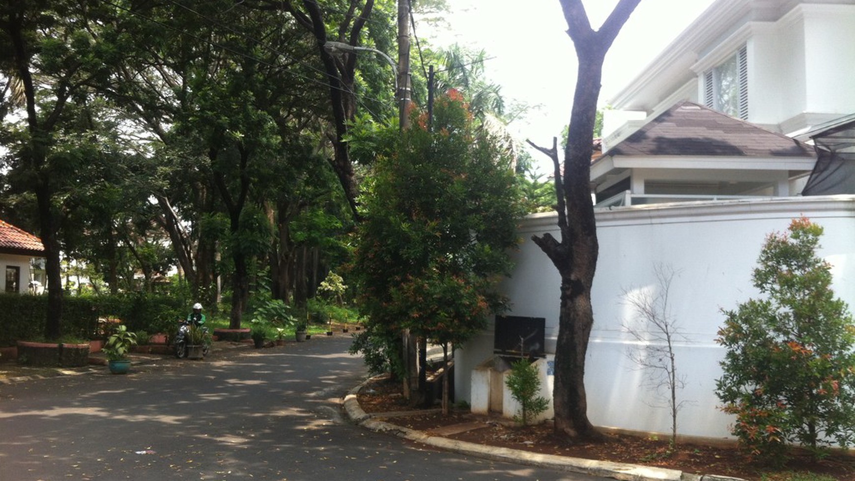 Di Jual Rumah Cantik dan Asri di Pondok Indah