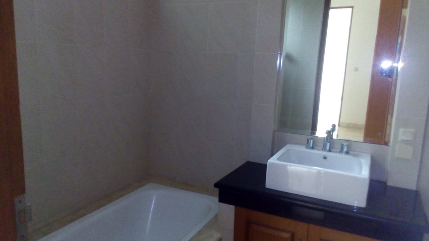 beautiful house in the prime area of Kemang